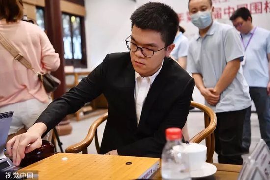 柯洁
