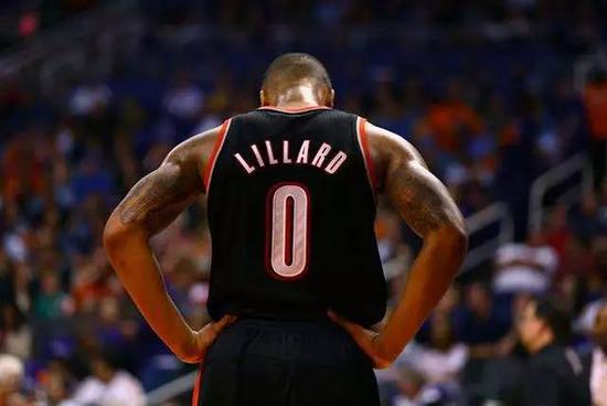 力壓威少Curry卻引起大家的爭議!請別否定他的努力!-黑特籃球-NBA新聞影音圖片分享社區