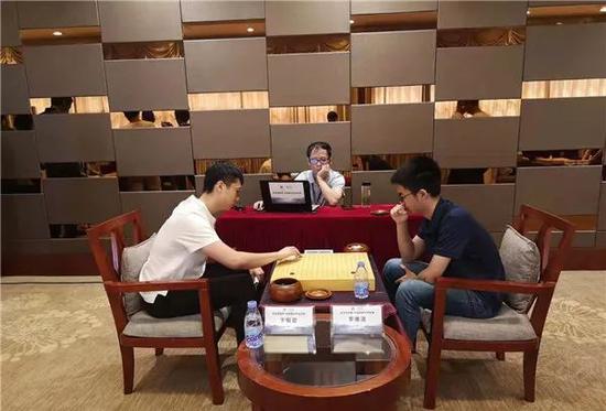 围甲联赛季后赛 上海建桥5比3险胜江西晋级六强 第2张 围甲联赛季后赛 上海建桥5比3险胜江西晋级六强 第2张