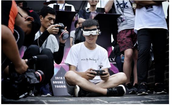 2018X-FLY无人机竞速赛空降长城 新玩法别样