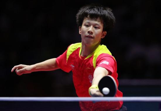 林高远在2018国际乒联世界巡回赛中国公开赛男单半决赛中。新华社记者王东震摄