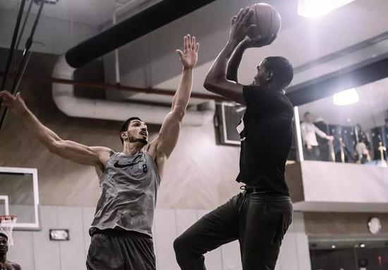 哥們,今天臨時有事,就不去打球了……-黑特籃球-NBA新聞影音圖片分享社區
