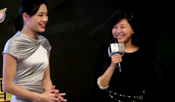 “铁娘子”的禁忌与图腾 泳联副主席周继红二三事