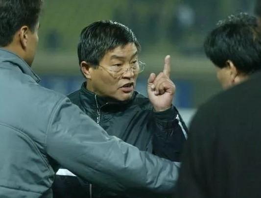 图说:当年实德系损毁中超公信力,赞助商离去、球迷流失、假赌黑泛滥。