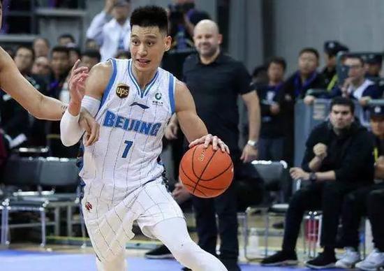 59+9+16!这才是真正的CBA第一外援啊