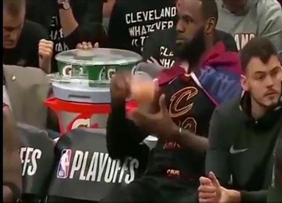 【博狗体育】NBA球星多爱吃零食?科比又要变禾斗匕匕了!