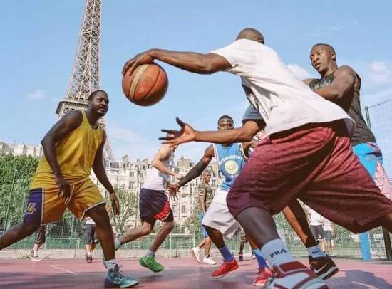 哥們,今天臨時有事,就不去打球了……-黑特籃球-NBA新聞影音圖片分享社區