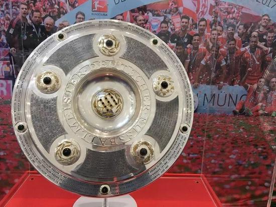 全球足球产业峰会入华 中国足球如何正确“反倾销”?