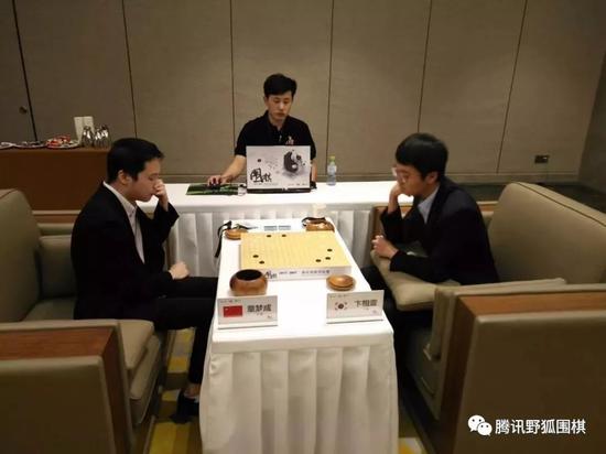 (去年TWT总决赛首轮,卞相壹不敌当届冠军童梦成)