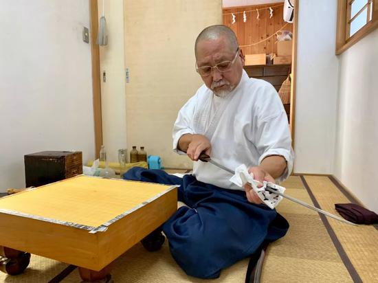 擦拭暗漆