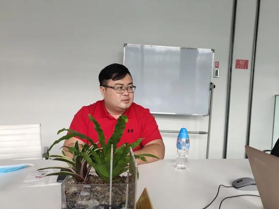 董宇先生接受新浪体育独家专访
