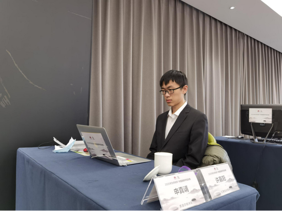 许嘉阳完胜申真谞