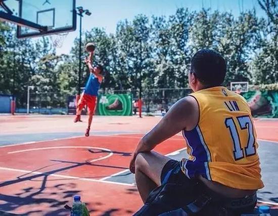 哥們,今天臨時有事,就不去打球了……-黑特籃球-NBA新聞影音圖片分享社區