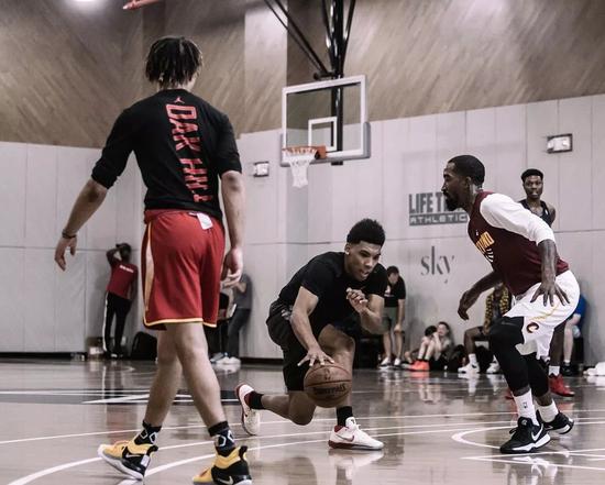哥們,今天臨時有事,就不去打球了……-黑特籃球-NBA新聞影音圖片分享社區