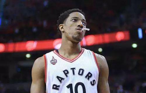 他們曾無數次被人嘲諷成垃圾！但這段關乎兄弟情義的故事溫暖人心，感動了無數球迷！-黑特籃球-NBA新聞影音圖片分享社區