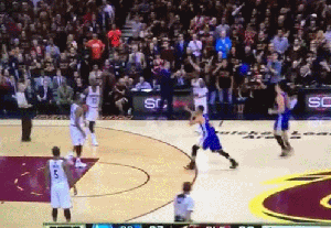 看看泰伦卢的表情,你就知道,这个吹罚有多么.