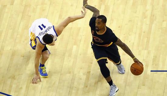 总决赛上的三分神射手们!詹姆斯超越库里,雄踞榜首!