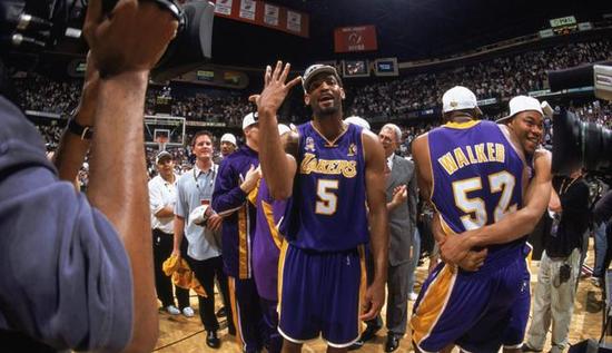 总决赛上的三分神射手们!詹姆斯超越库里,雄踞榜首!