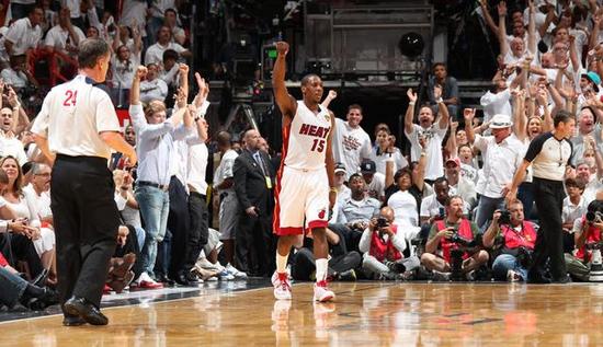 总决赛上的三分神射手们!詹姆斯超越库里,雄踞榜首!