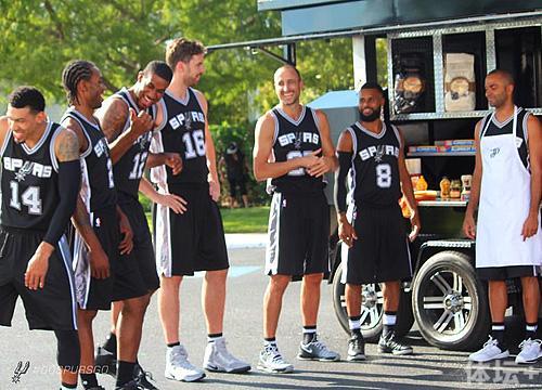 Spurs_161000_1.jpg