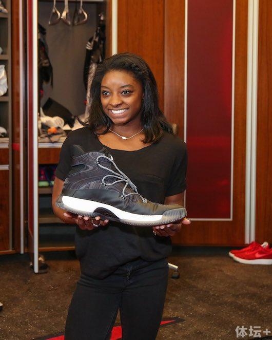 1张图看懂NBA球员脚有多大体操名将竟没鞋宽