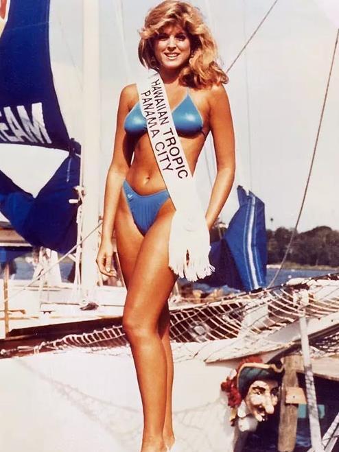 易发国际网址【利高注册送38元彩金】 有纹身