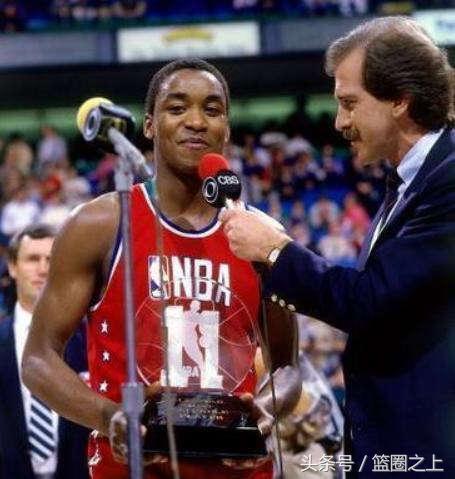 哈登助攻凶猛,他能否成为史上第十个单赛季1000助攻获得者?