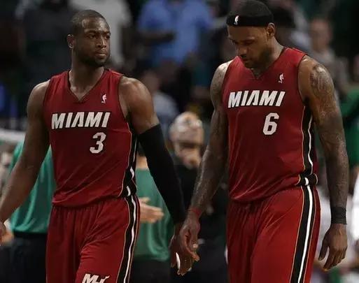 詹姆斯韦德好兄弟?ESPN记者透露:詹姆斯曾给韦德一拳
