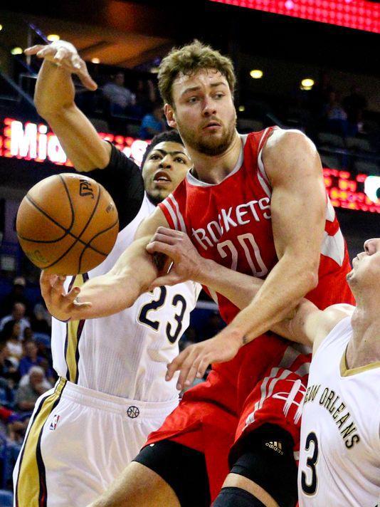 莫泰尤纳斯与“浓眉哥”从对手变队友