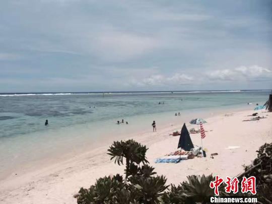 西南印度洋上的法属留尼汪被誉为“仙岛”、“法国后花园”，系欧美客的热门度假胜地。　王华 摄