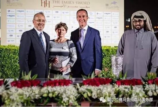 ▲图/Zuzanna Lupa，ITM的CEO查尔斯•奥尼尔（右二）为冠军颁奖