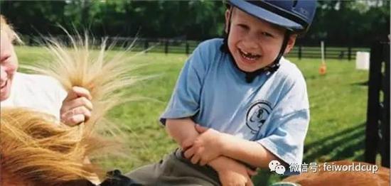 马背疗法 送福音 有望辅助治愈儿童自闭症_马