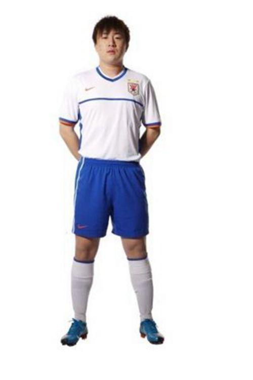 记忆之球衣故事:鲁能三夺中超冠军后的球衣变