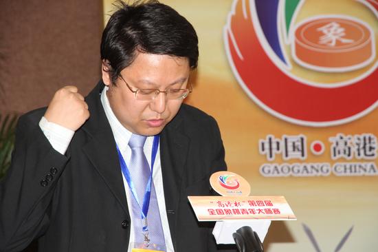 
王晔代表裁判宣誓