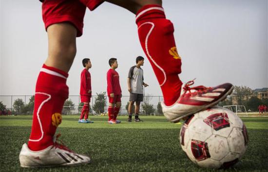 5月24日深夜，中国足协一项突然出台的新政在足坛掀起了一场震动。