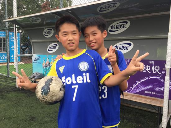 小队员们。足球教练的基本功—“说学逗唱”