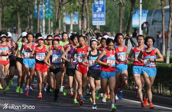 上届全运会她也参加了，成绩比今年好：2:34，第六名，但她觉得自己“也没跑好；也是正好来例假”。