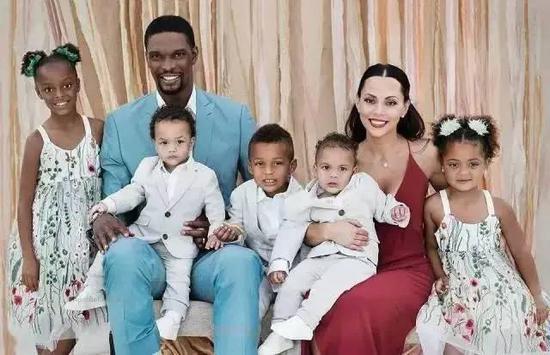 被裁+球衣退役!你只是被击倒没有被击败