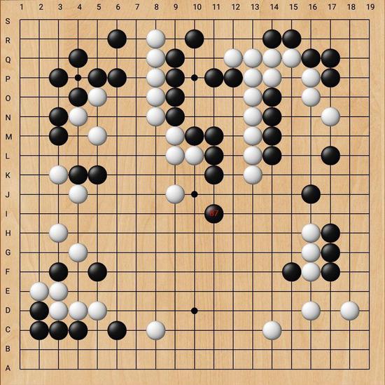 陈栋如二段亮出黑97龟步“尖”,攻守兼备,此举瞄准左翼白军欲大决斗。