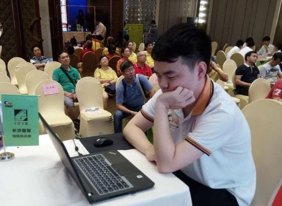 桂军第53手很凶悍,声东击西,依然远攻白大队人马,湘军战局有点吃紧。