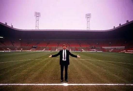 还记得弗格森的红色帝国吗?27年缔造曼联王朝