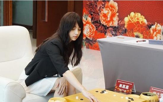 围棋虽然入门难,但是观赏性非常高,又从来不缺逸事和花边,群众基础强,不过确实不适合转播。