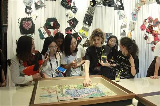 前意大利文化参赞夫人艺术手包展在京举行
