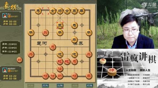 与特级大师相比，他们下棋更加流畅，有时几乎不加思索，为观众打趣的同时，还能妙招频出，思绪如流。