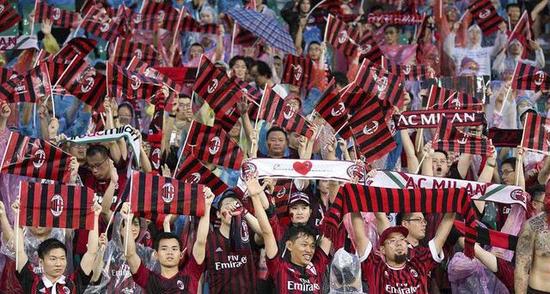 但是如果来到中国只为了赚钱,不顾及自己的言行,不能为中国足球和青少年作出表率作用,那中国之行的脚步您还是缓一缓吧。