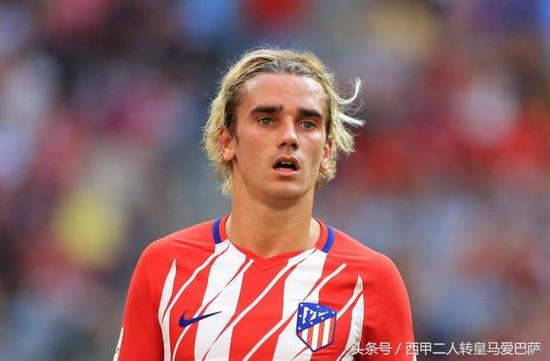 Griezmann的的名字被人读成很多种，西班牙《国家报》指出，最正确的读法是“格里斯曼”，而且重音要落在“曼”上。
