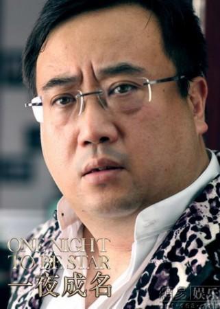 如今,那威依然奋战在演戏和主持的道路上