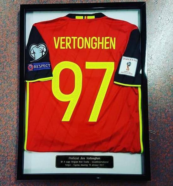 英超名将成比利时队史第一人 获官方致敬_英格