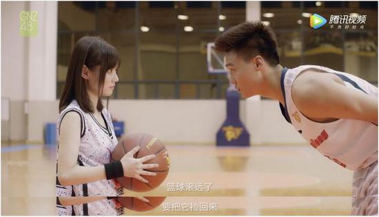 MV讲述了上不了场的替补球员卢静挣扎在放弃篮球的边缘，在广东宏远球员赵睿的鼓励下，重拾信心再次回归球场。