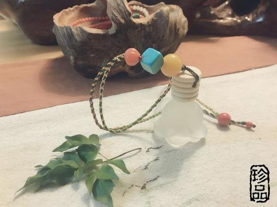 美女车手金蕊跨界玩设计「美女车手」 复古风